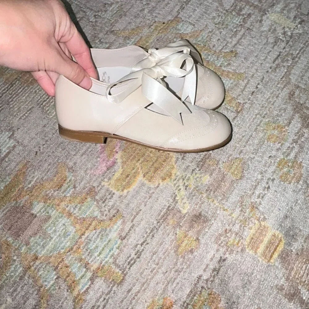 Landos Spanish Mary Jane ribbon closure sz 28
